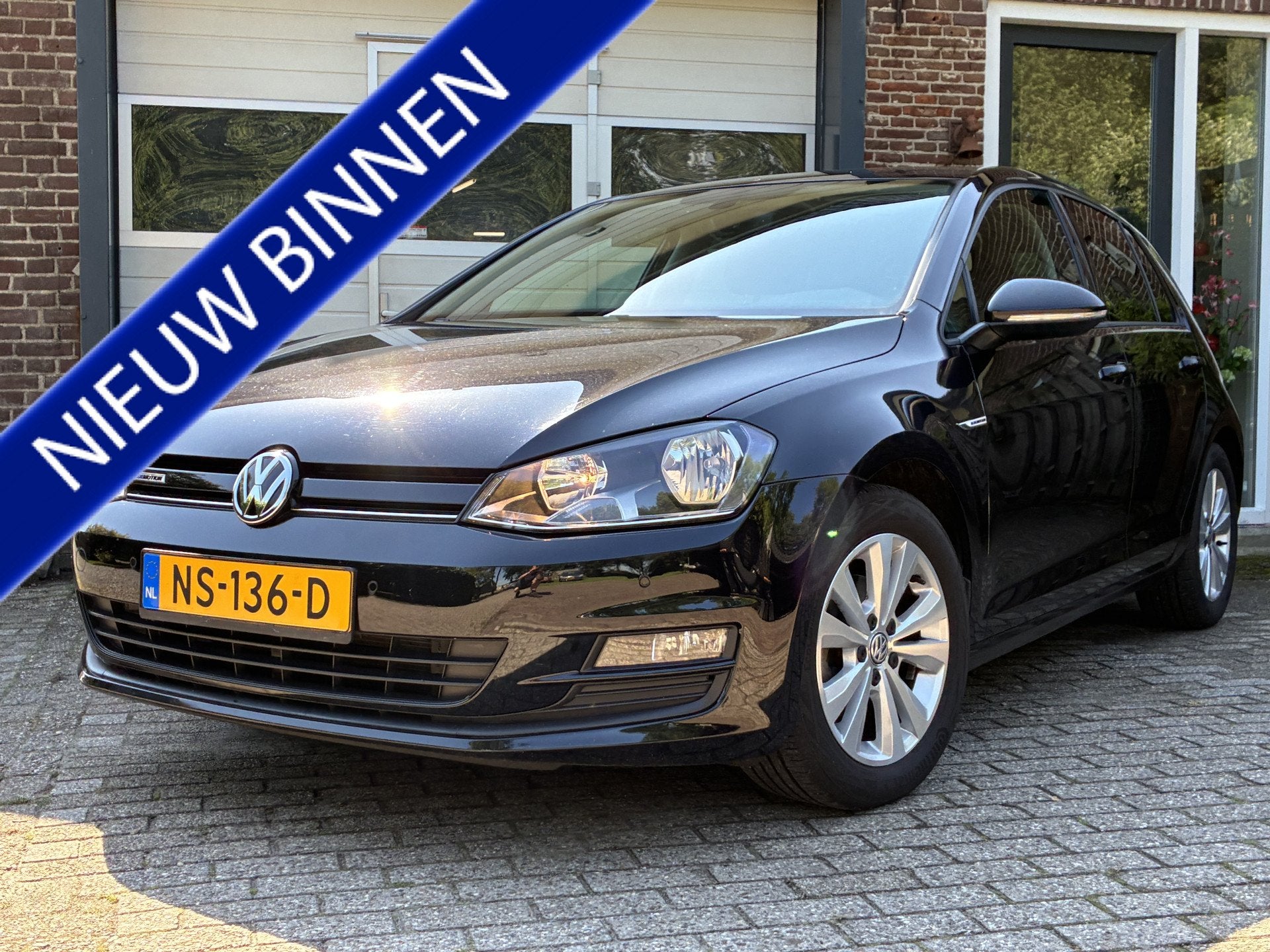 Volkswagen Golf 1.0 TSI Comfortline '17 Navi 1ste eigenaar C, Voorwielaandrijving, Stof, Gebruikt, Origineel Nederlands