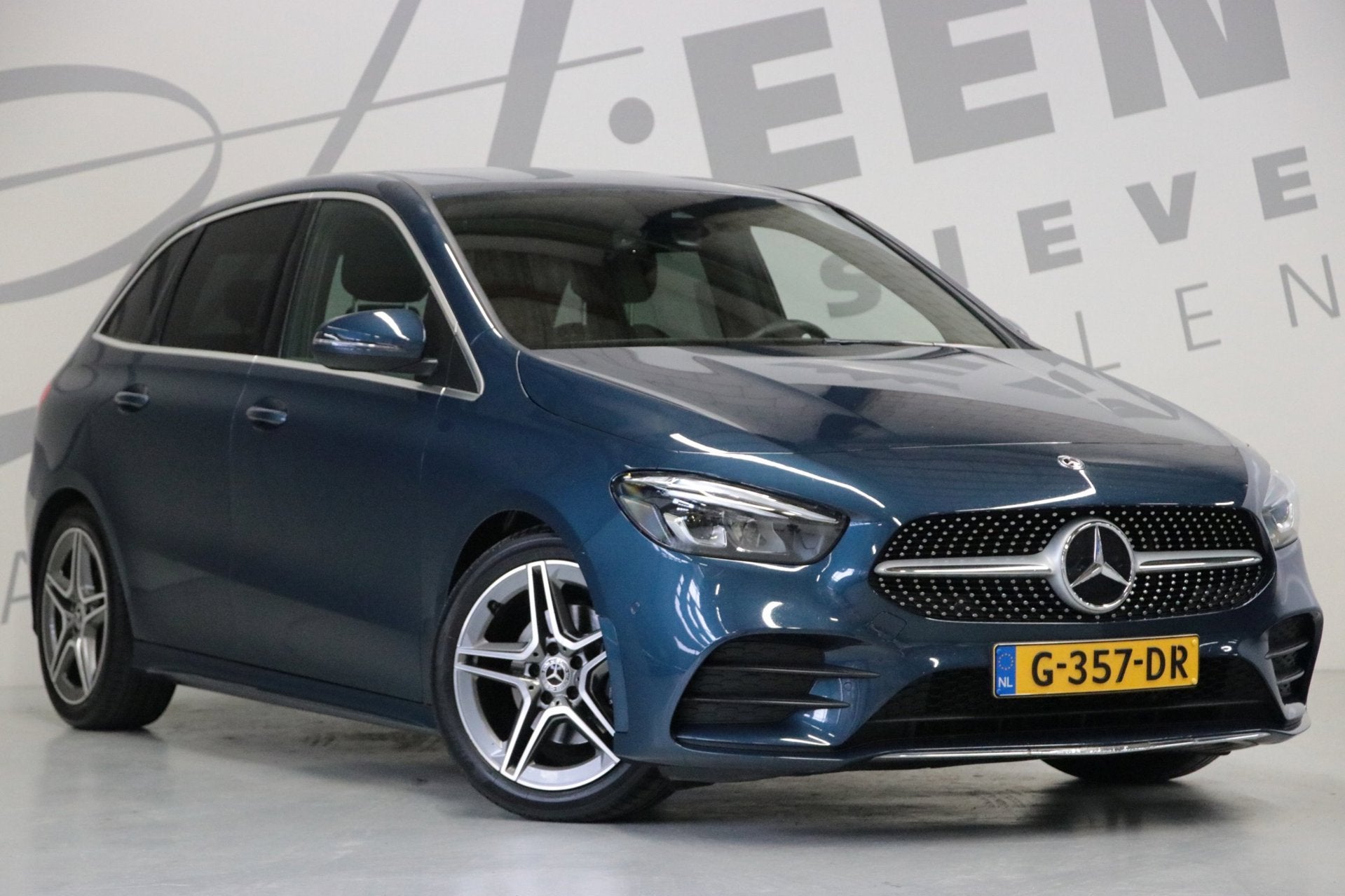 Mercedes-Benz B-klasse 180 Apple carplay/ NAP/ Origineel NL, 136 pk, Gebruikt, 4 cilinders, 700 kg