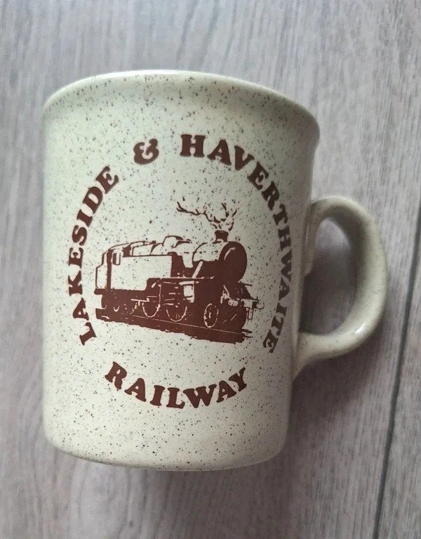 Engelse souvenir mok stoomtrein Lakeside Railway, Ophalen of Verzenden, Zo goed als nieuw, Overige soorten, Overige typen