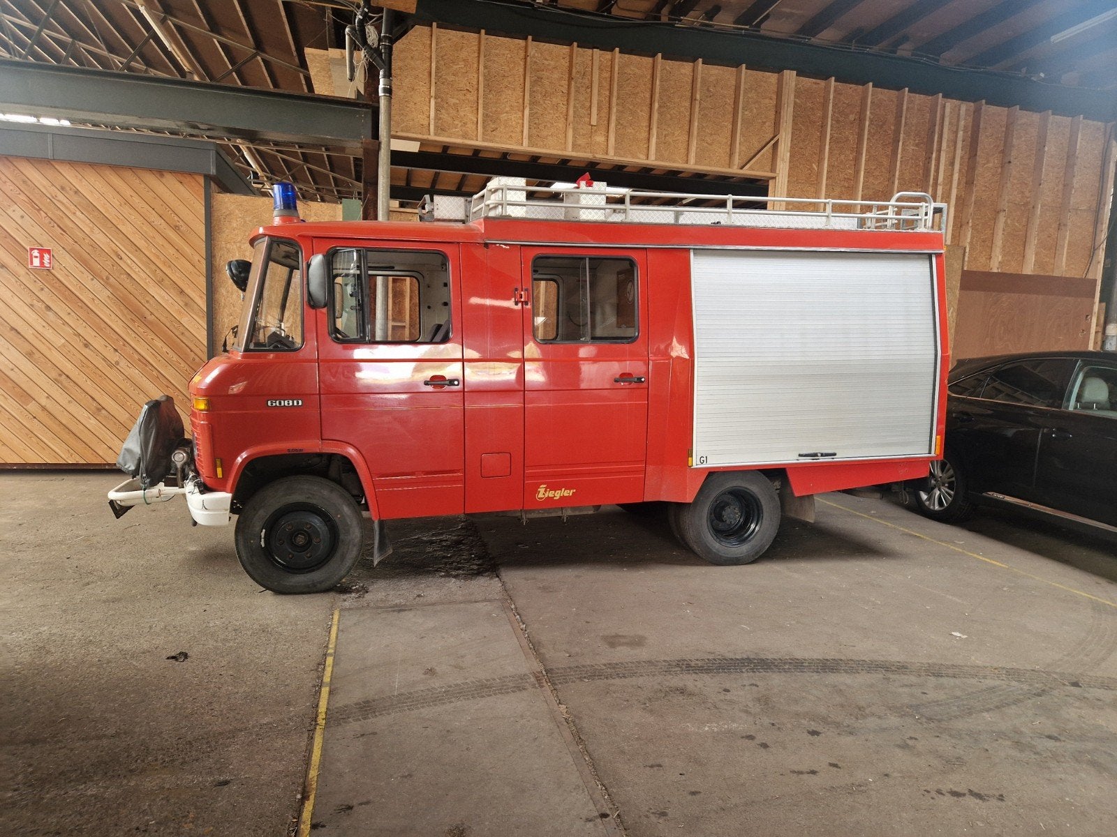 Mercedes 608 brandweerwagen rijbewijs B, Particulier, Buscamper of Camperbus, Mercedes-Benz
