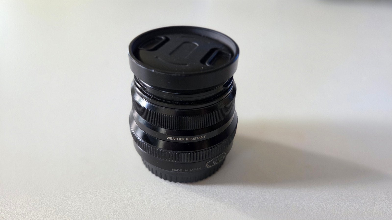 Fujifilm XF 35mm F2 R WR | Compact, scherp en weerbestendig, Ophalen of Verzenden, Zo goed als nieuw, Groothoeklens