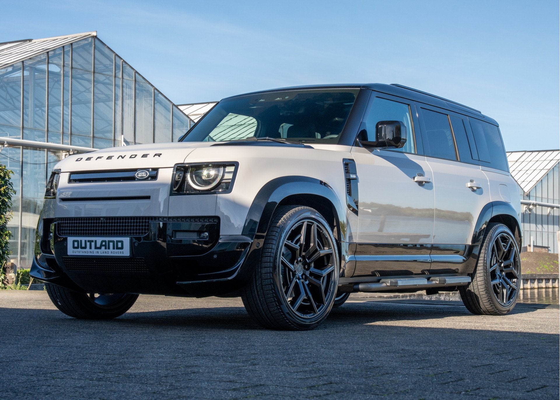 Land Rover Defender 110 P300e 110 X-Dynamic HSE | Full Optio, Auto's, Dealer onderhouden, Gebruikt, Zwart, 4 cilinders