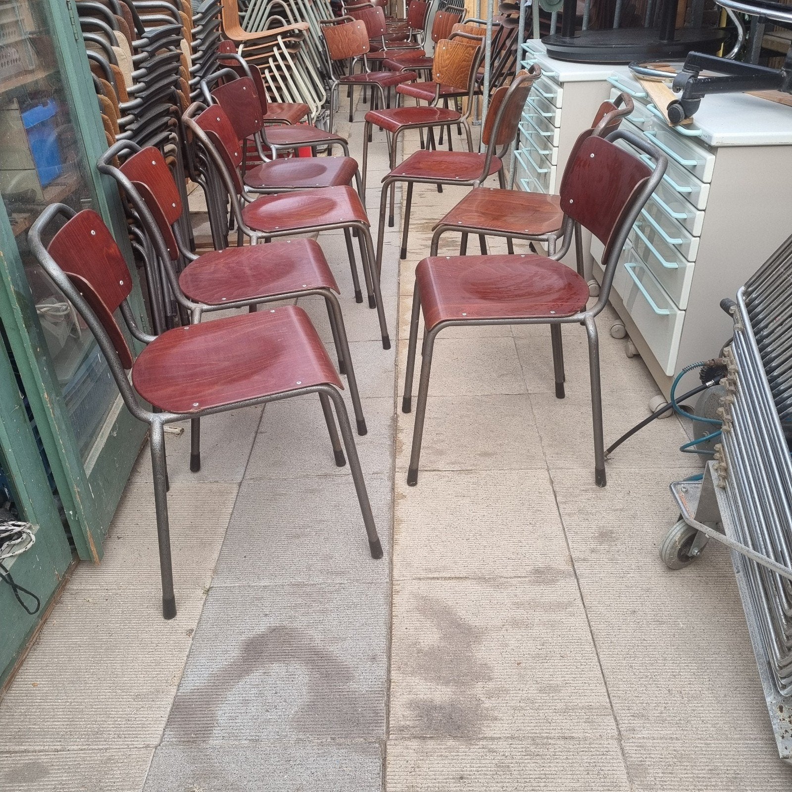 partij Gispen th Delft schoolstoelen stapelstoelen eettafel?, Ophalen, Gebruikt, Bruin, Vijf, Zes of meer stoelen