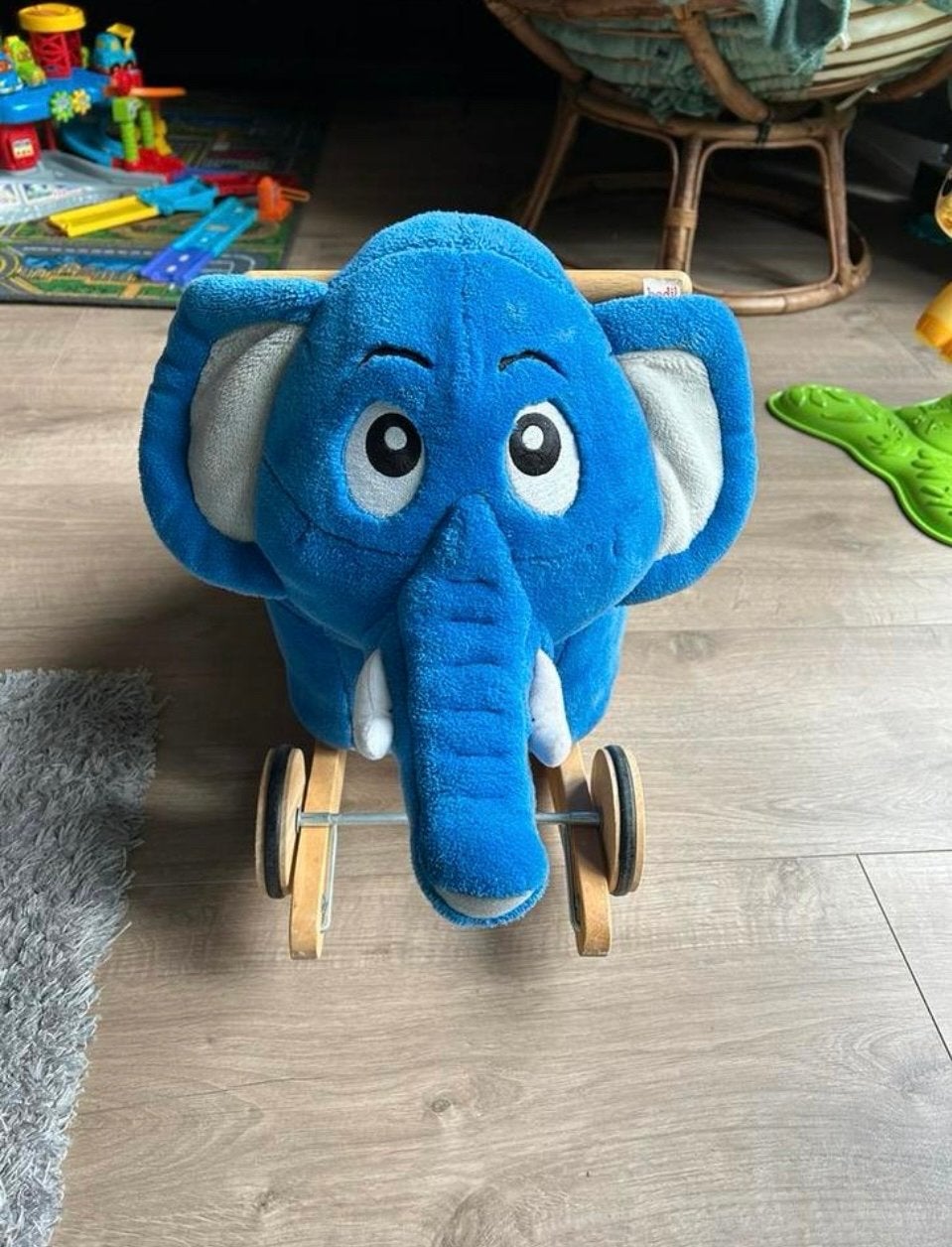 Blauwe Olifant Loopwagen/Schommelpaard, Ophalen, Zo goed als nieuw, Overige typen, Met wieltjes