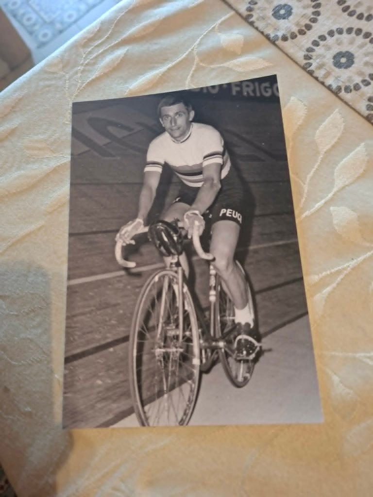 Foto (Repro) Tom Simpson / Peugeot / piste, Verzenden, Zo goed als nieuw, Overige sporten, Poster, Plaatje of Sticker