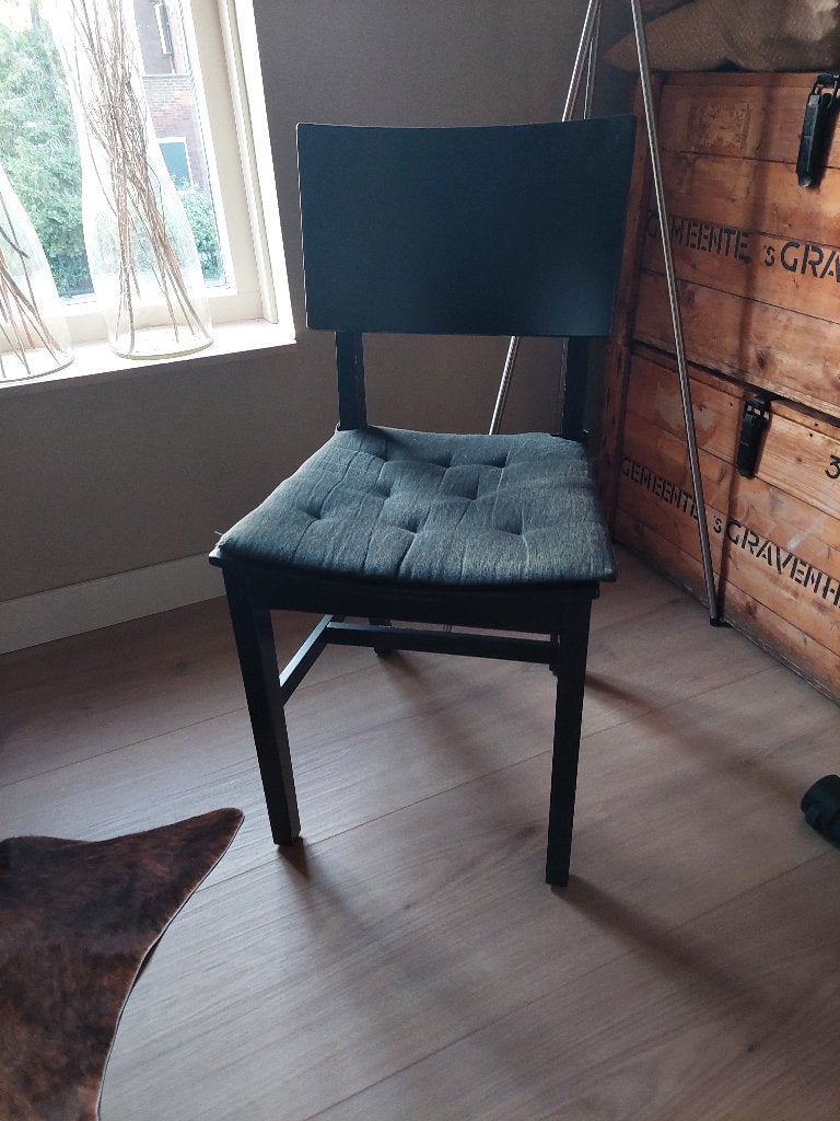 Te koop mooie zwarte eetkamerstoel Norvald IKEA, Huis en Inrichting, Stoelen, Ophalen, Gebruikt, Zwart, Eén
