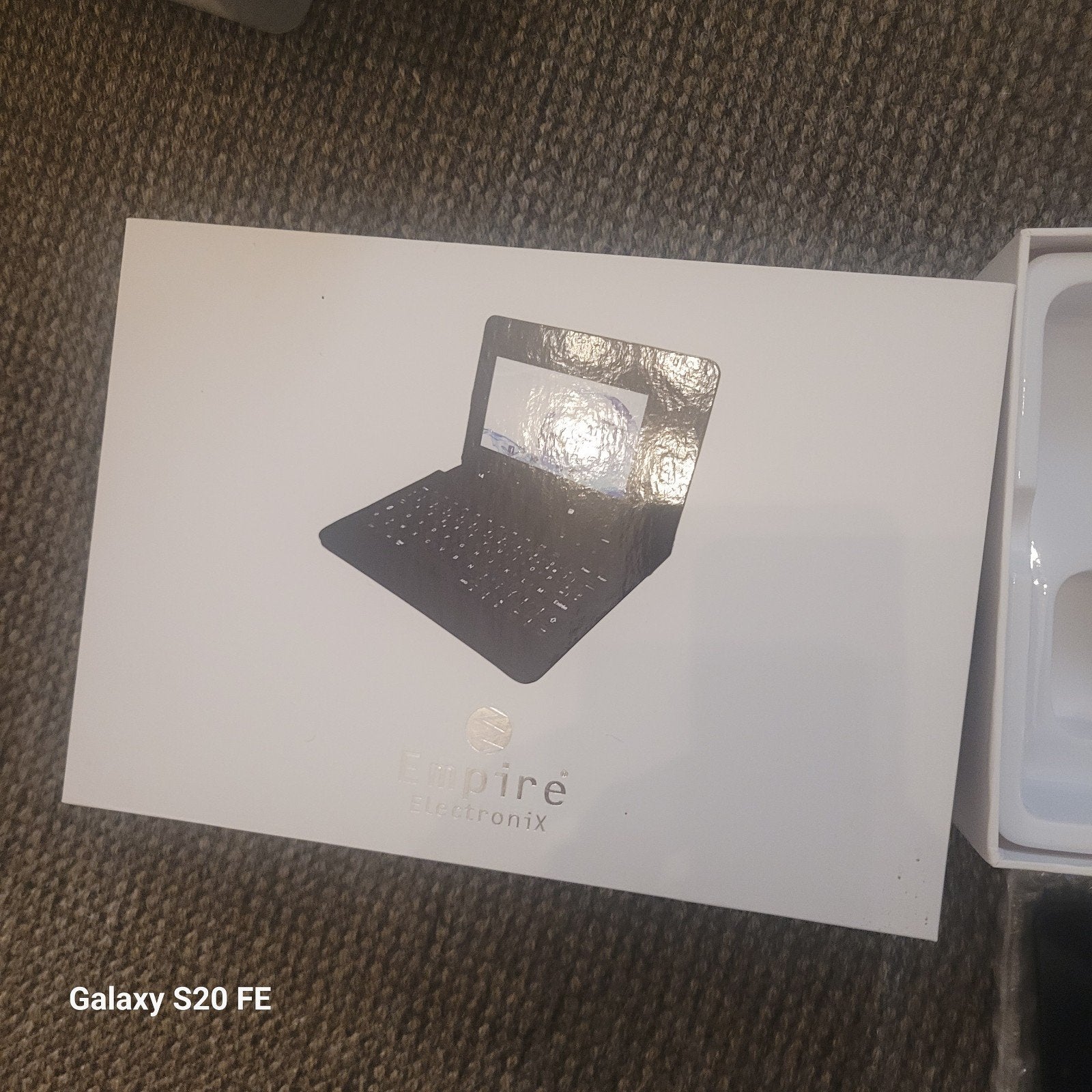 Empire ElectroniX Tablet met Toetsenbord - Nieuw in Doos, Usb-aansluiting, Ophalen of Verzenden, Tablet met toetsenbord, Wi-Fi