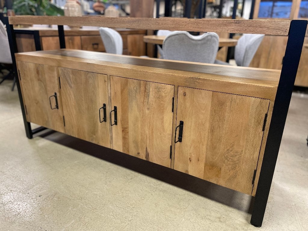 LEEGVERKOOP DRESSOIR 4 DEURS MANGO BIJ CHEFMEUBEL VOORRAAD !, Huis en Inrichting, Bruin, Nieuw, Ophalen of Verzenden, Modern