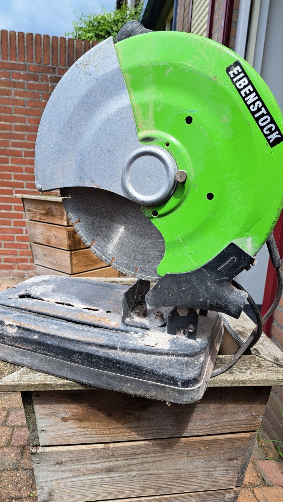 steenzaag, Doe-het-zelf en Verbouw, Gereedschap | Zaagmachines, Ophalen, 70 mm of meer, Zo goed als nieuw, 1200 watt of meer