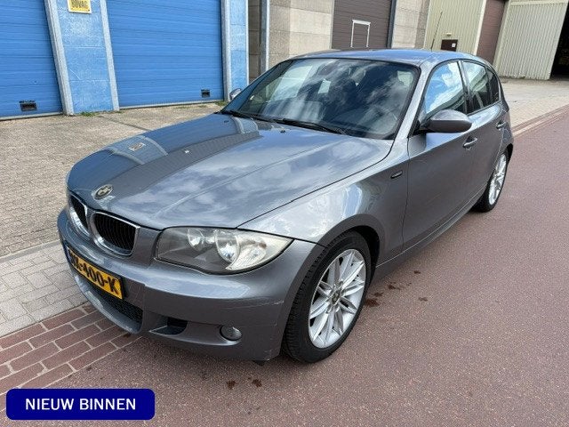 BMW 1-serie 116i Corporate bj. 2009 met koude airco en nwe A, Auto's, 1-Serie, Gebruikt, 1599 cc, 4 cilinders