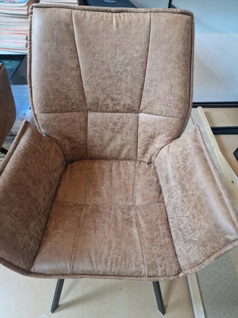 2 eetkamer stoelen cognac, Ophalen, Zo goed als nieuw, Bruin, Twee