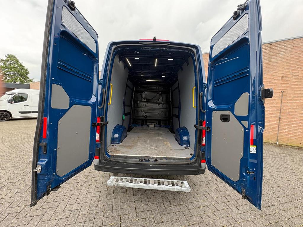 MAN TGE 2.0 140PK Automaat L3H3 / 2x Schuifdeur / Distronic, Stof, Gebruikt, Huisgarantie, 4 cilinders