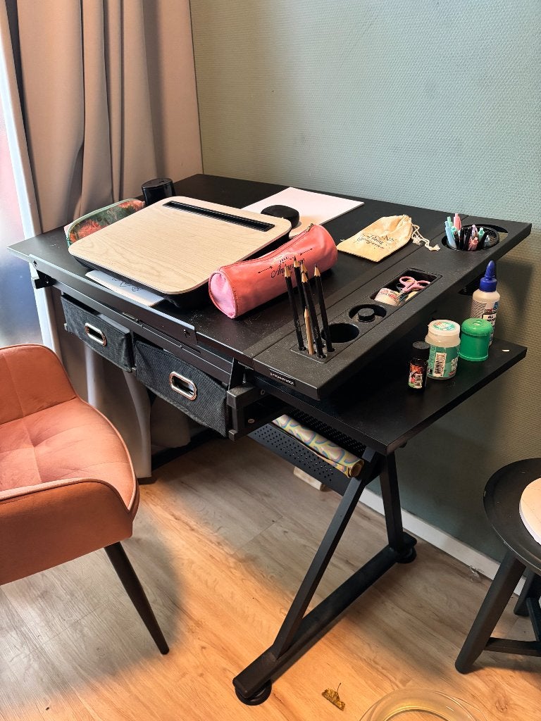 Teken tafel met kruk - creatieve tafel, Doe-het-zelf en Verbouw, Ophalen, Zo goed als nieuw, Minder dan 130 cm