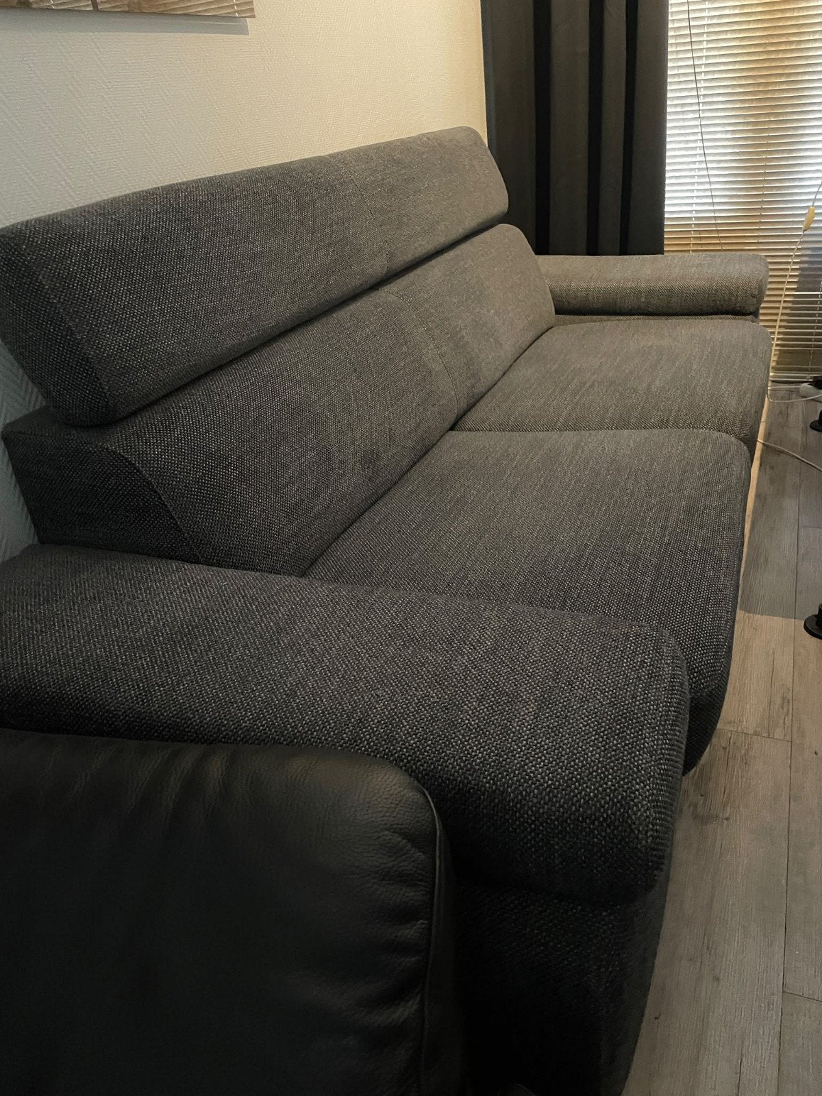 Comfortabele bank en fauteuil - Grijs/Zwart, Ophalen, Gebruikt, Modern en comfortabel, Driepersoons