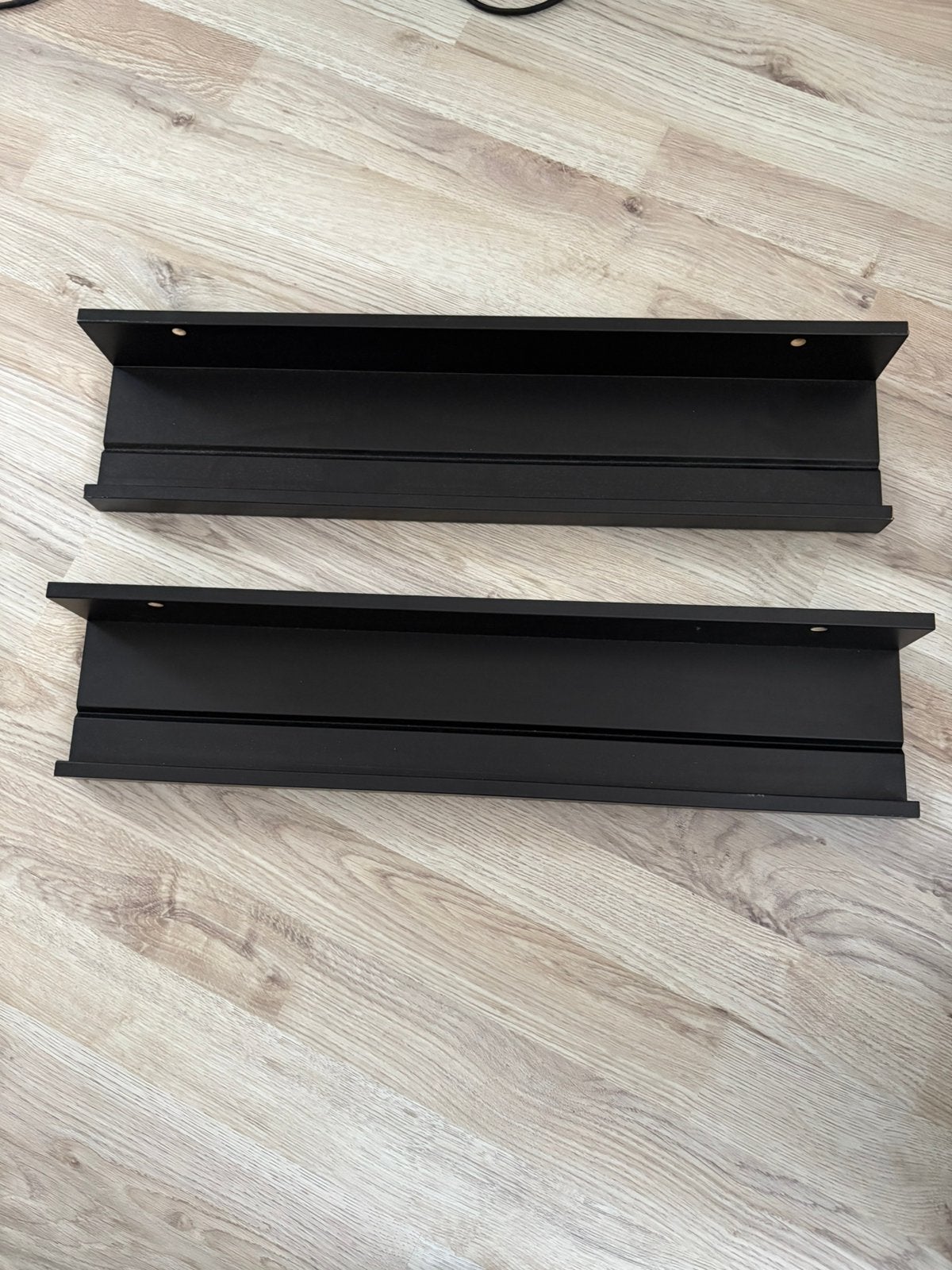 2 Ikea mosslanda wandplanken, Ophalen, Zo goed als nieuw