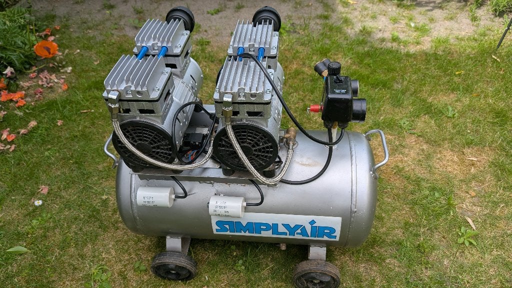 Simply Air Compressor 50L 1500W, Doe-het-zelf en Verbouw, Compressors, Ophalen, Gebruikt, 6 tot 10 bar, 25 tot 100 liter
