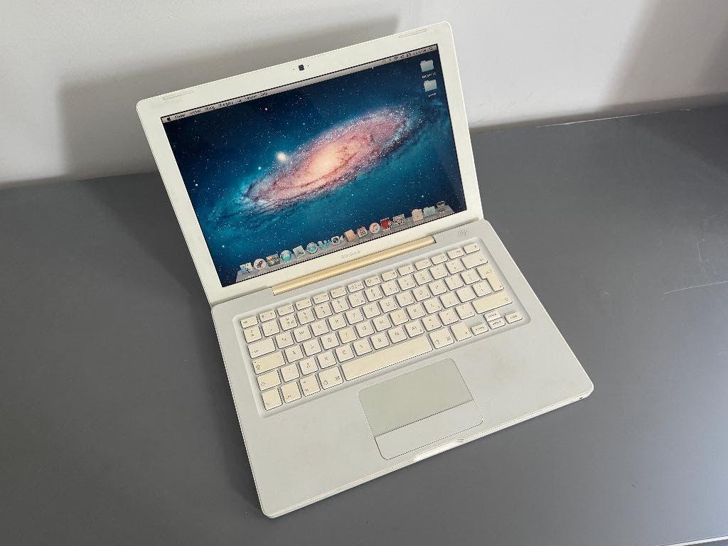Macbook (Late 2006), werkend + adapter, Computers en Software, Apple Macbooks, Gebruikt, MacBook, 13 inch, 2 tot 3 Ghz, 128 GB of minder