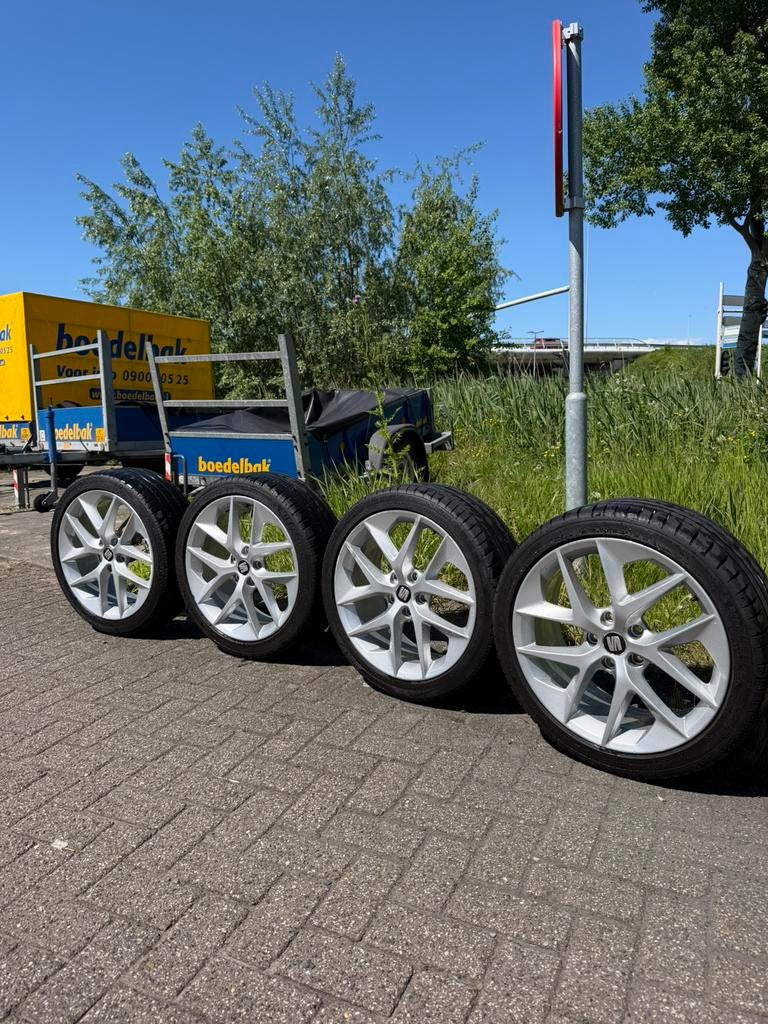 Seat Leon FR velgen 18 inch, Ophalen of Verzenden, Zomerbanden