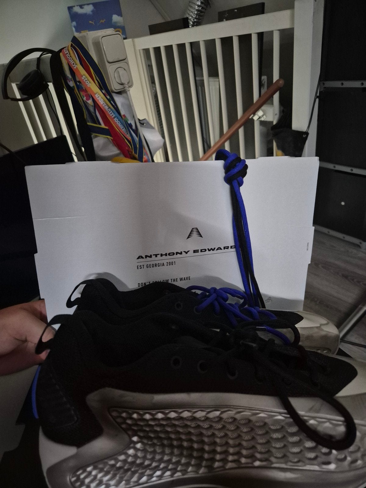 Anthony Edward Sneakers - Zwart/Blauw, Sport en Fitness, Basketbal, Ophalen, Gebruikt, Schoenen