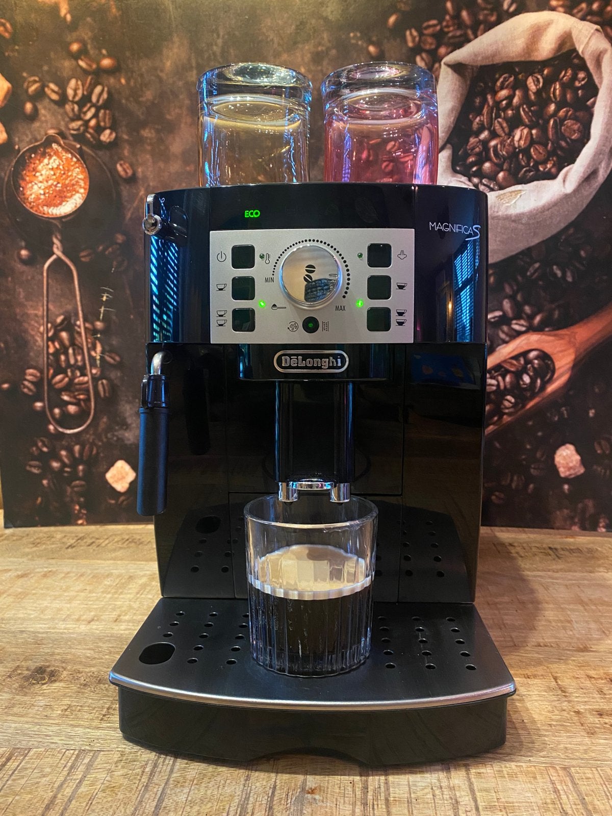 Delonghi Magnifica S Bonenmachine, Gebruikt, 10 kopjes of meer, Koffiemachine, Ophalen of Verzenden