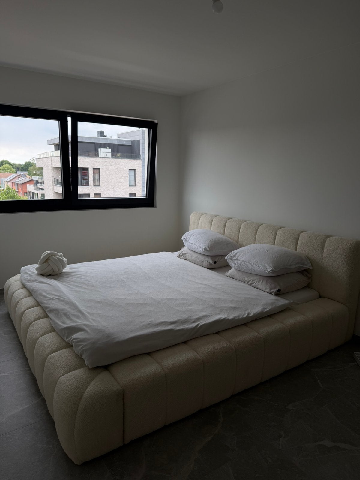 Japandi bed 180x200, Ophalen, Zo goed als nieuw, Tweepersoons, 180 cm