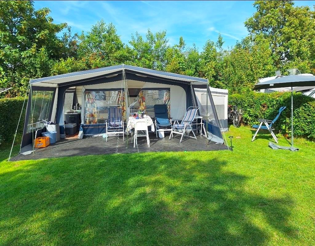 Hobby 495 de luxe met kinderkamer en stapelbed, Ophalen, Campingkast