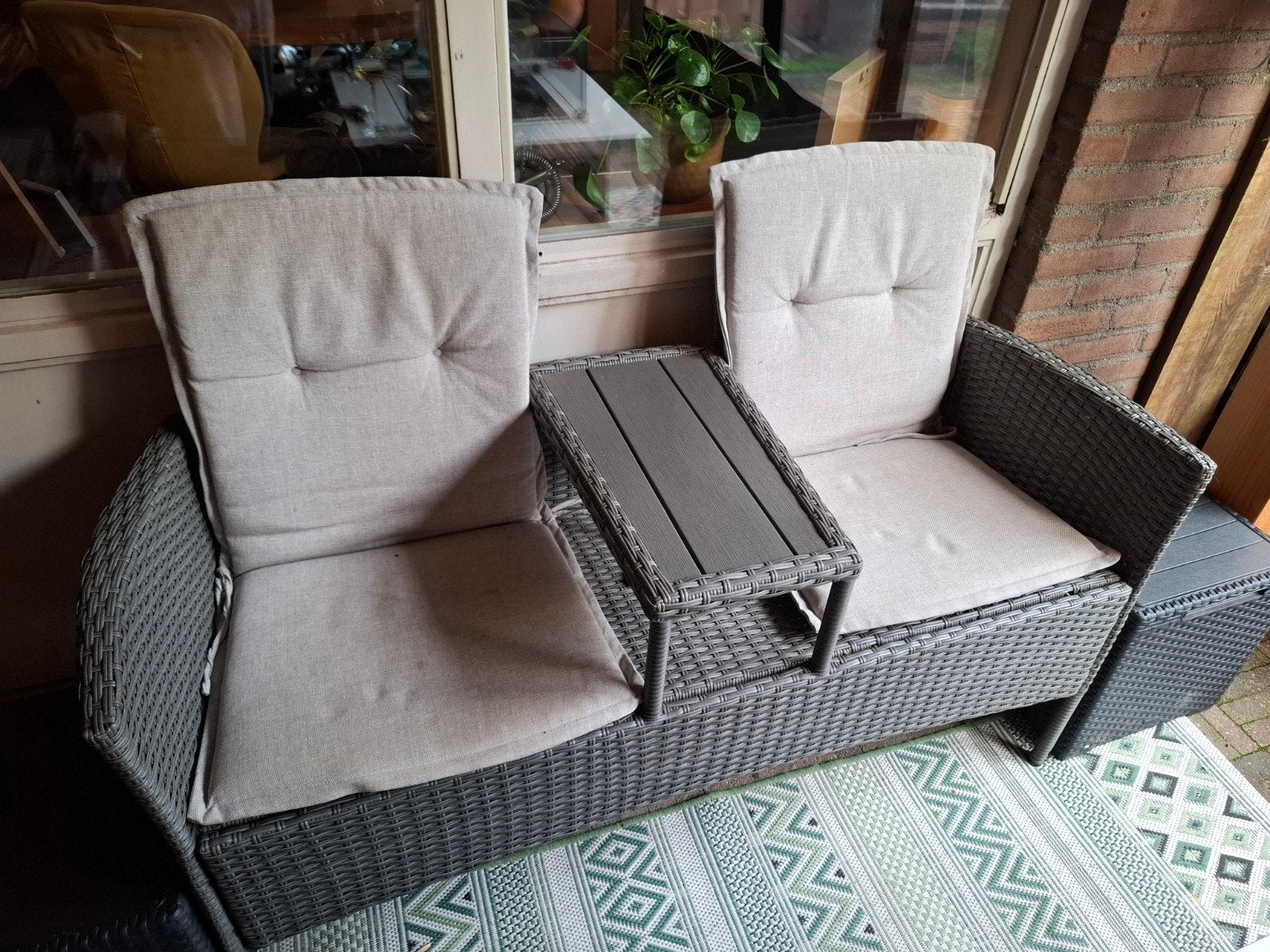 Wicker loungeset met bijzettafel en 2 opberg hockers, Gebruikt, Loungeset, Wicker, Bank