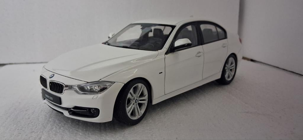 Welly BMW 335i (2012) 1/18 - Zeldzaam model, Hobby en Vrije tijd, Modelauto's | 1:18, Ophalen of Verzenden, Gebruikt, Auto, Welly
