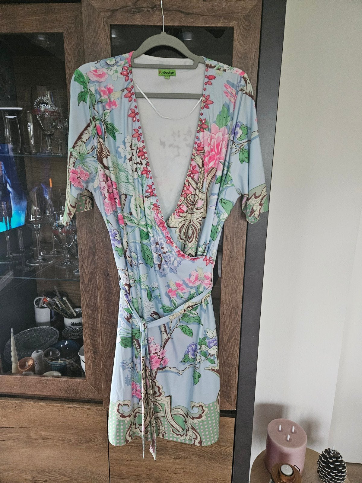 Zomerse wikkeljurk met bloemenprint, K-design, Blauw, Maat 42/44 (L), Ophalen of Verzenden