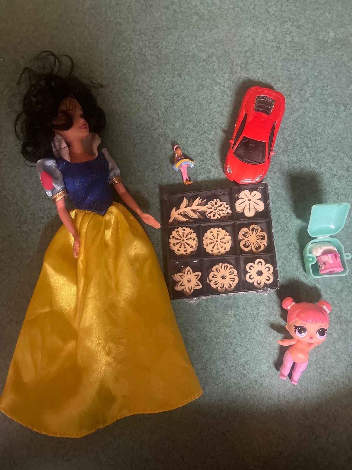 Sneeuwwitje Barbie, LOL pop, auto en meer speelgoed, Ophalen of Verzenden, Gebruikt, Barbie