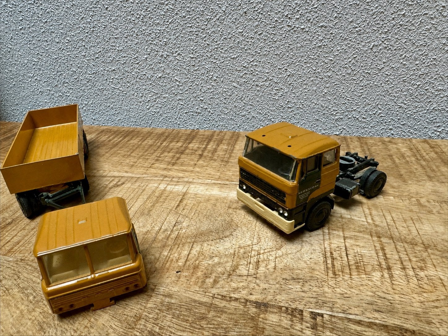 Newexco Daf 2600, Daf 2800 en aanhanger, Ophalen of Verzenden, Gebruikt, Bus of Vrachtwagen, Lion Toys