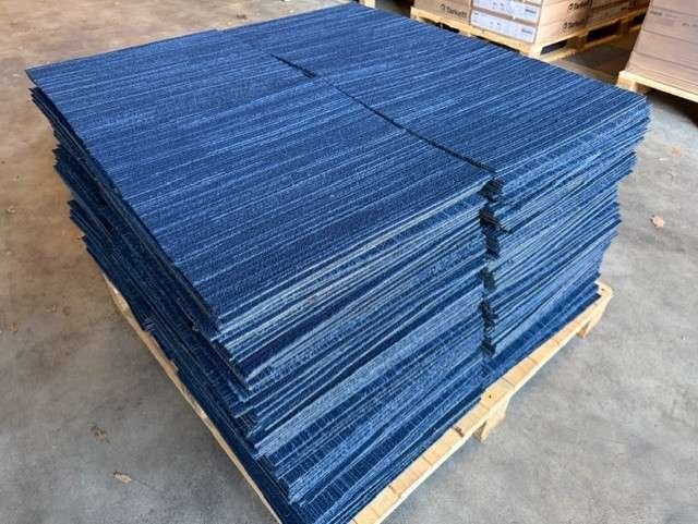 Tapijttegels blauw 50x50 cm gebruikt vloertegels #901, Huis en Inrichting, Stoffering | Vloerbedekking, Zo goed als nieuw, Tapijttegels