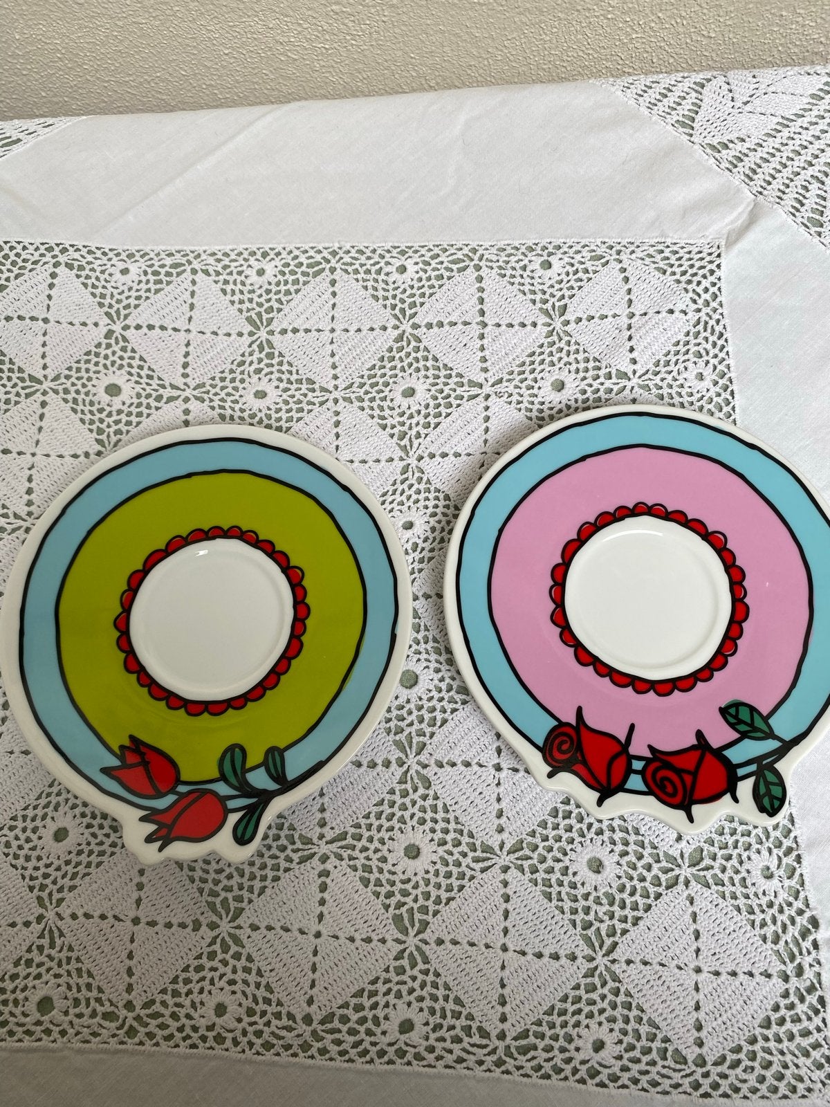 Babette schotels - set van 2, vrolijk en kleurrijk, Huis en Inrichting, Overige merken, Keramiek, Ophalen of Verzenden, Zo goed als nieuw