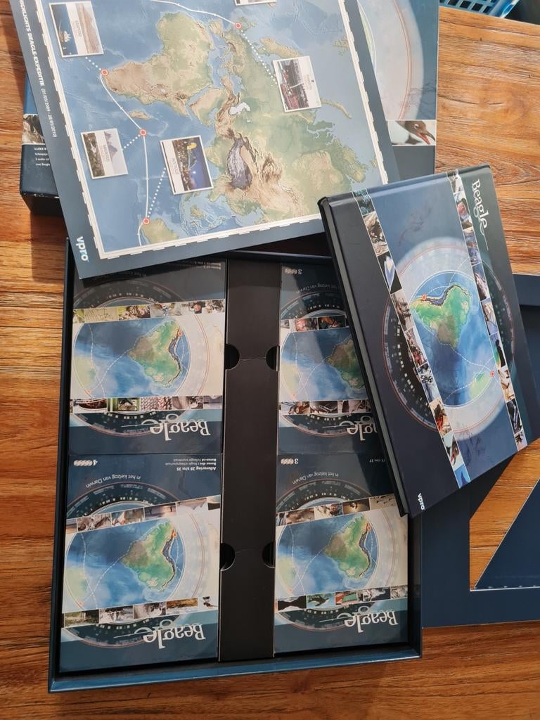 Beagle DVD box luxe editie VPRO. Als nieuw, Ophalen of Verzenden, Zo goed als nieuw, Oorlog of Misdaad