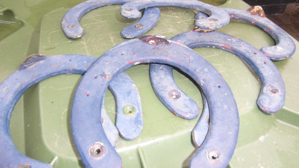 7 stuks hoefijzer, Ophalen
