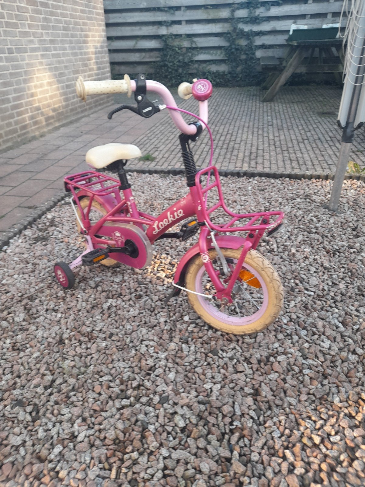 Loekie fiets. Wielmaat 12,5 inch., Fietsen en Brommers, Ophalen, Terugtraprem, Zijwieltjes, Gebruikt