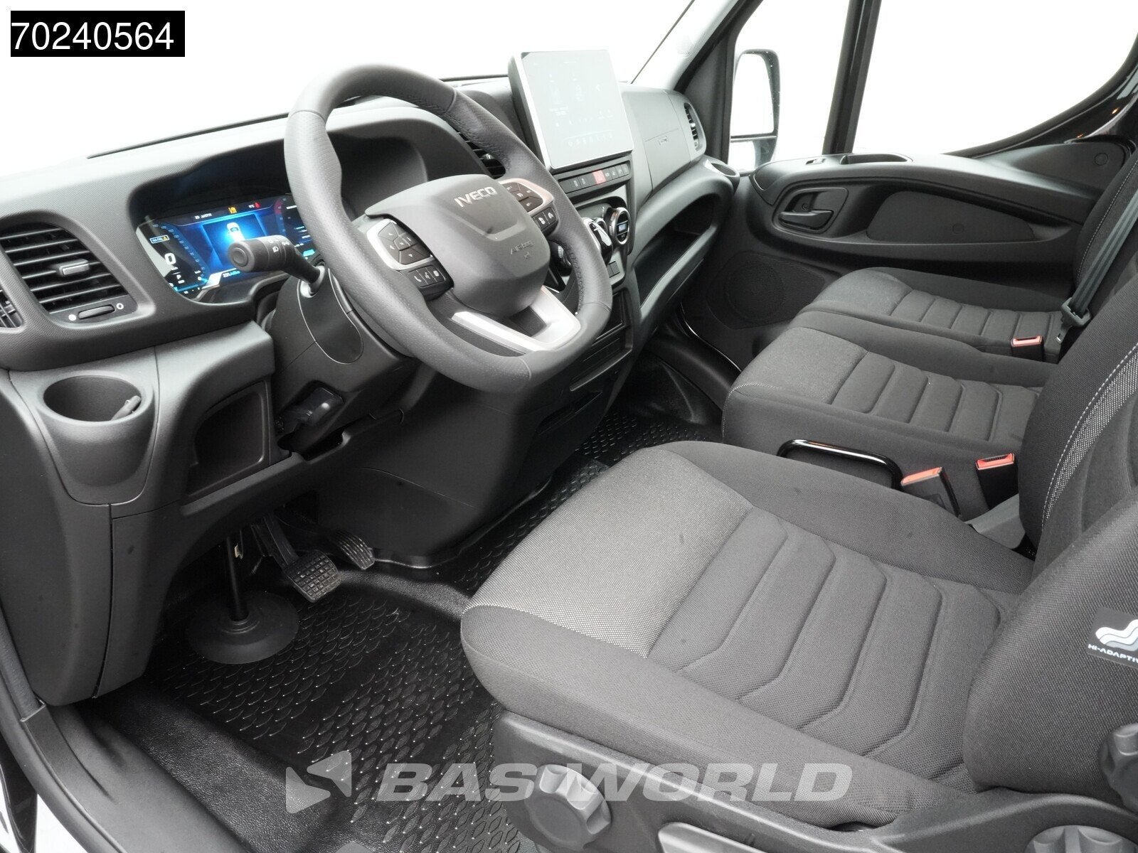 Iveco Daily 35C18 BPM VRIJ! 3.0L Automaat L3H2 180PK Dubbell, Auto's, Bestelauto's, Automaat, Stof, Euro 6, 4 cilinders
