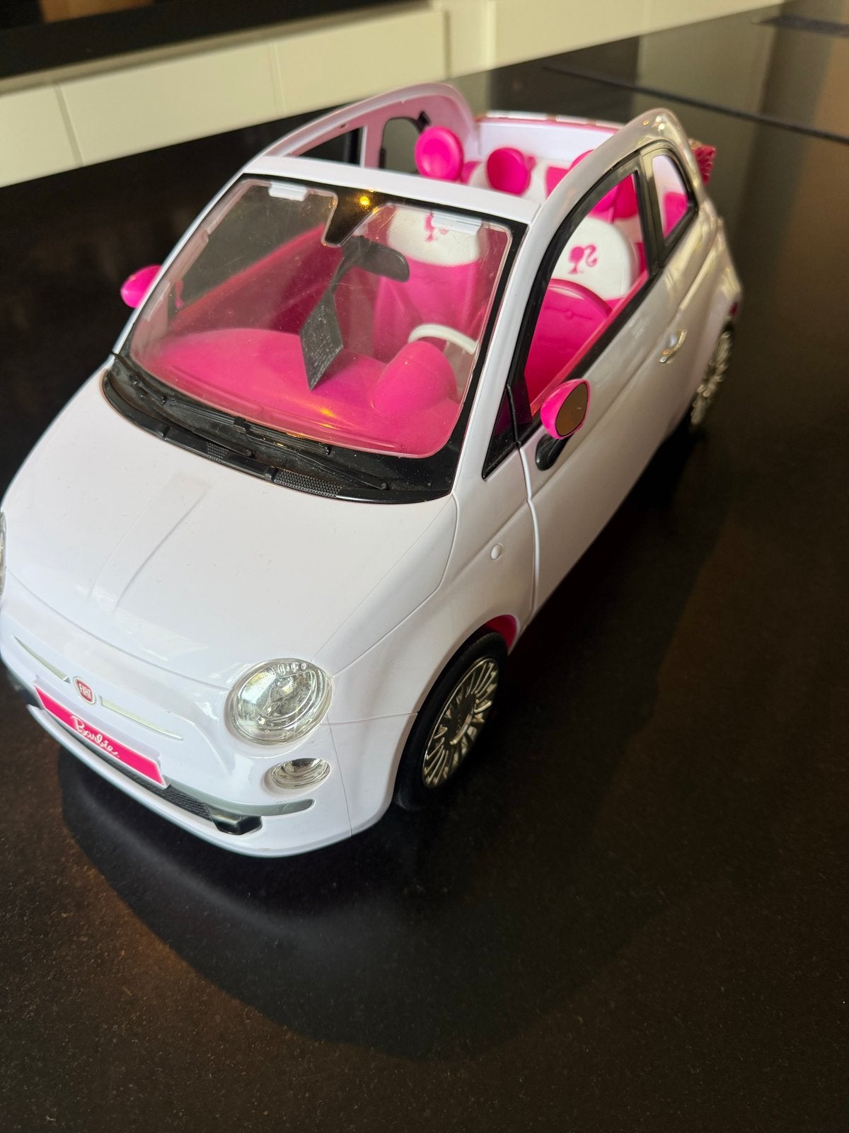 Barbie Fiat 500 Speelgoedauto - Zo goed als nieuw!, Ophalen of Verzenden, Zo goed als nieuw