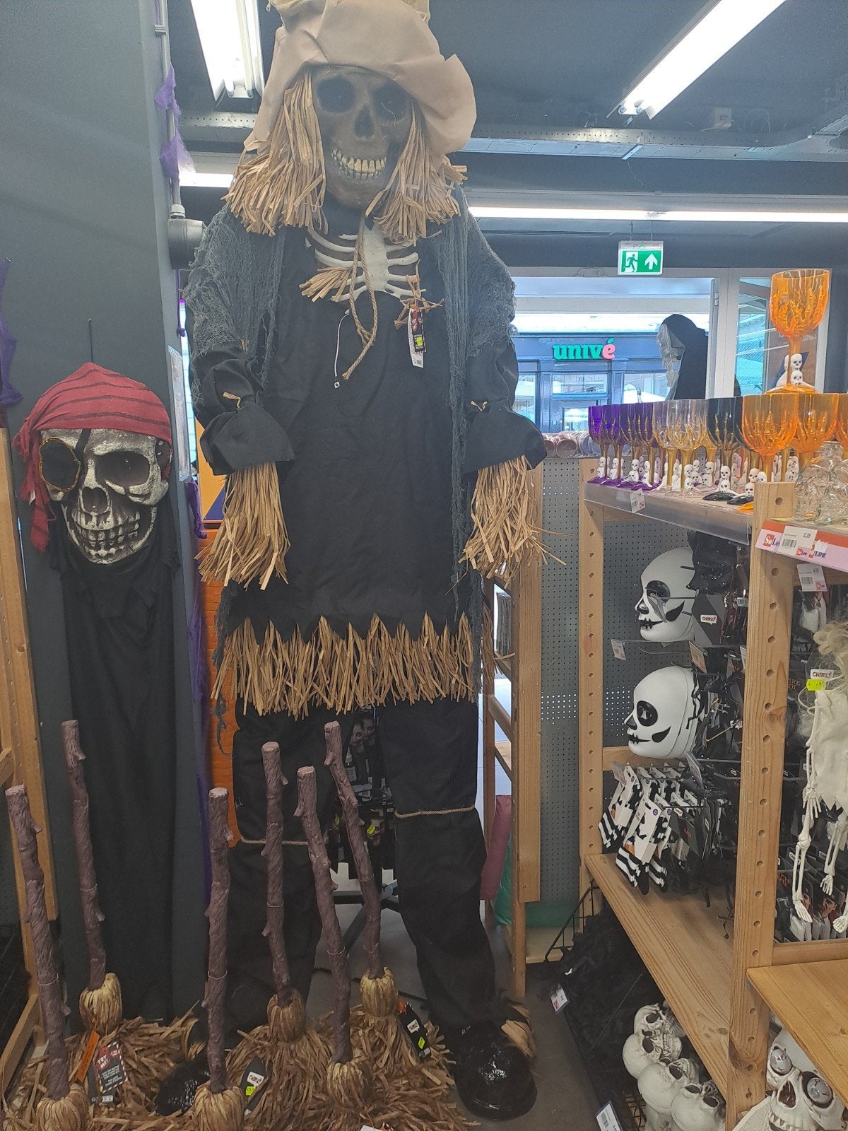 halloween poppen gezocht voor onder de €10, Ophalen of Verzenden, Gebruikt, Feestartikel, Halloween of Griezel