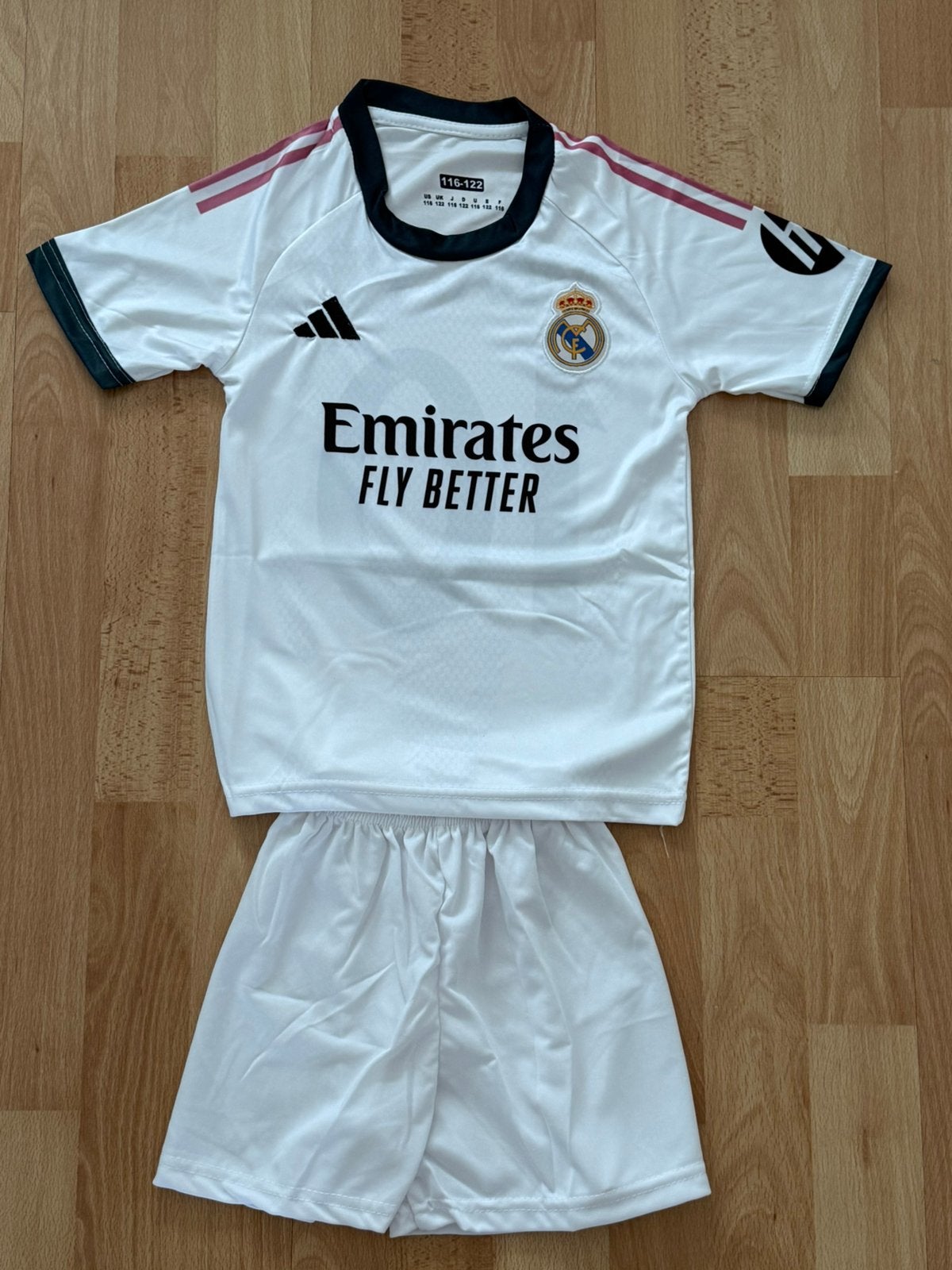 Voetbalpakje Real Madrid niet gedragen kindermaat, Ophalen of Verzenden, Nieuw, Set