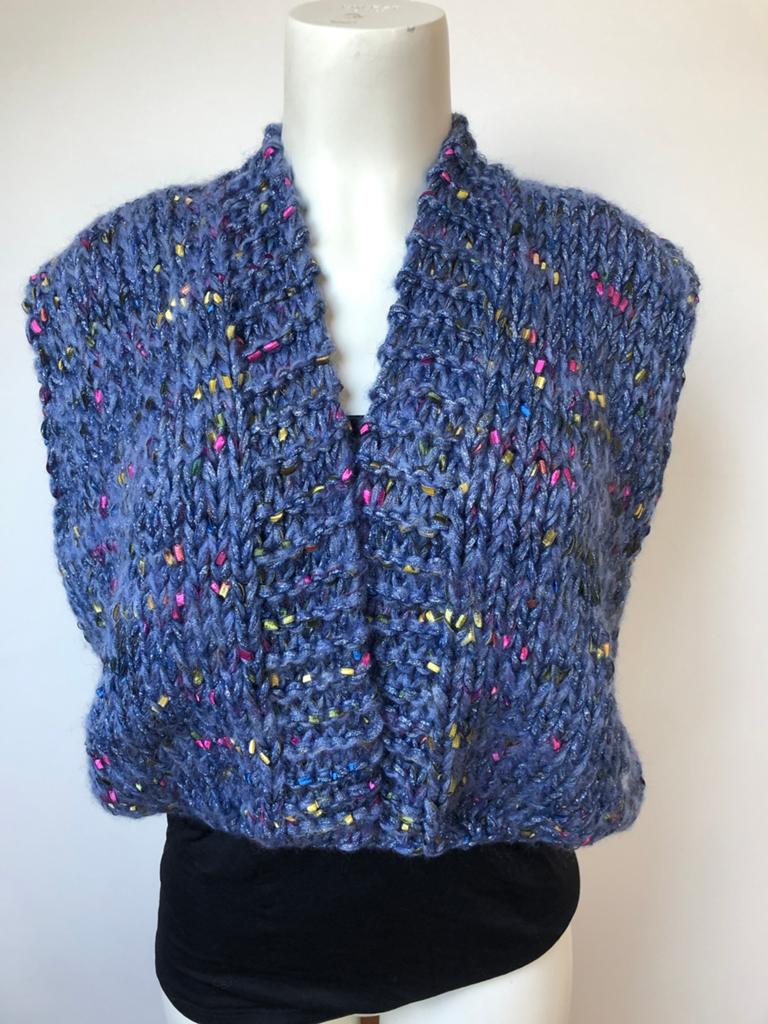 Kiro by kim blauw handgebeid dik mouwloos vest, Blauw, Ophalen of Verzenden, Zo goed als nieuw, X