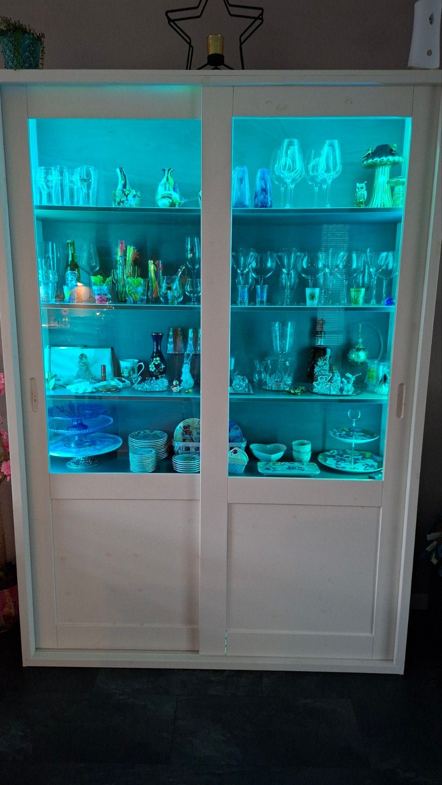 WOOOD Vitrinekast Vince met LED verlichting, Ophalen, 100 tot 150 cm, Glas, Modern, Sfeervol
