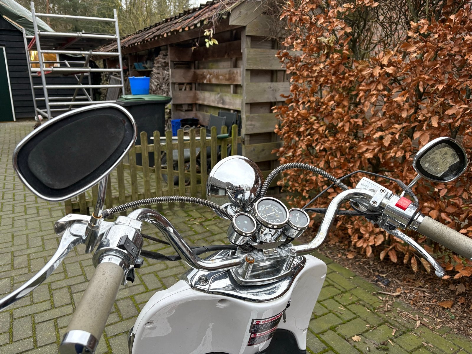 Senzo Scooter - Zwart/Wit met gebruikssporen, Ophalen, Gebruikt, Benzine, Overige merken