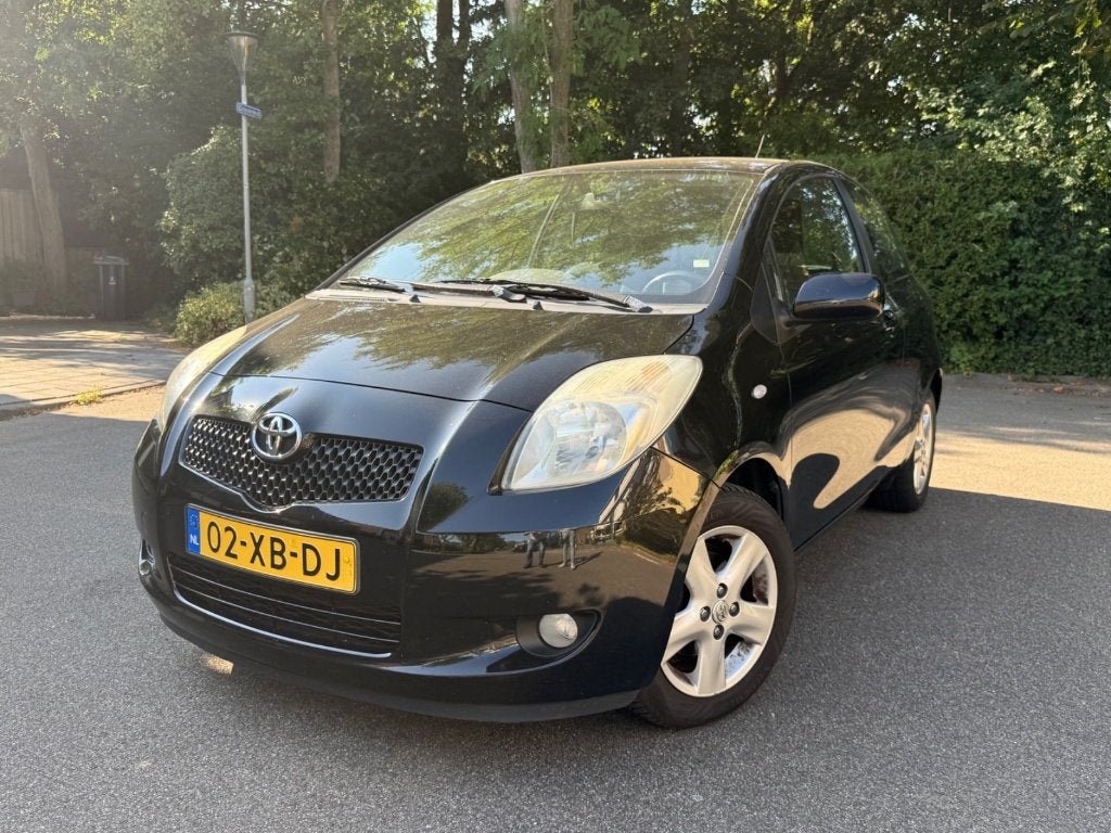 Toyota Yaris 1.3 16V Vvt-i 3DR 2007 Zwart, Voorwielaandrijving, Stof, 40 €/maand, Zwart