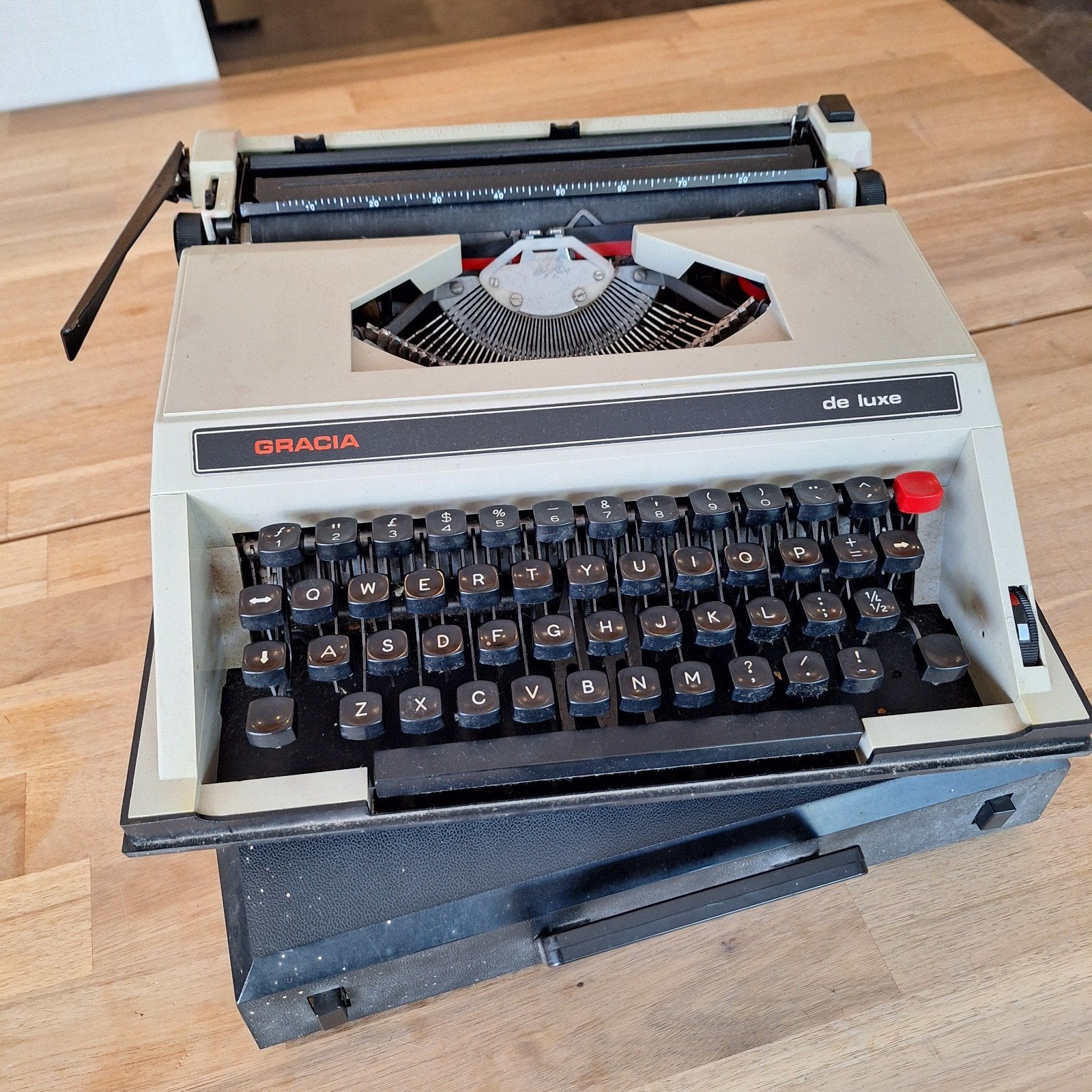 Vintage Gracia De Luxe typemachine – inclusief nieuw lint en, Diversen, Ophalen, Gebruikt