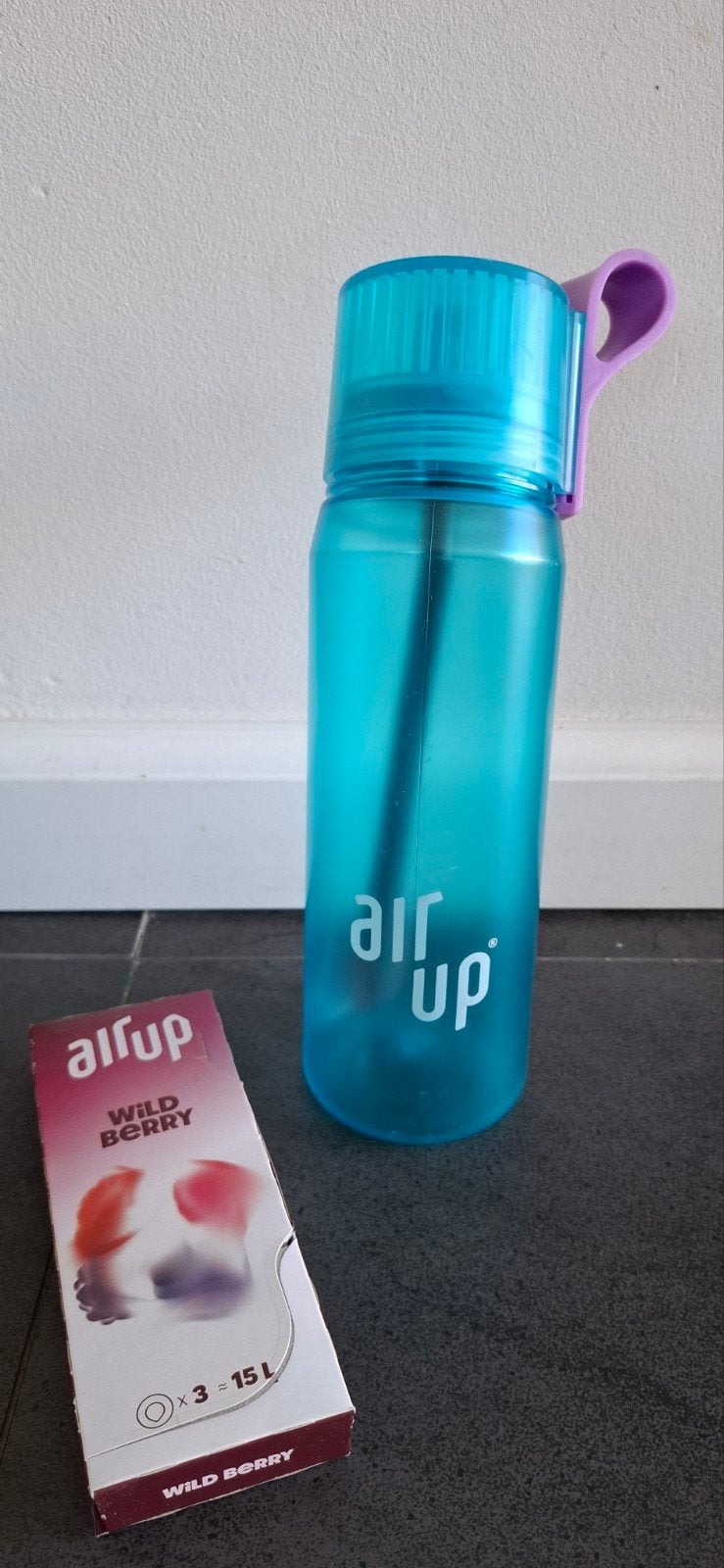 Air Up drinkfles inclusief 2 nieuwe Wild Berry pods. Fles!, Sport en Fitness, Bidons, Ophalen of Verzenden, Zo goed als nieuw