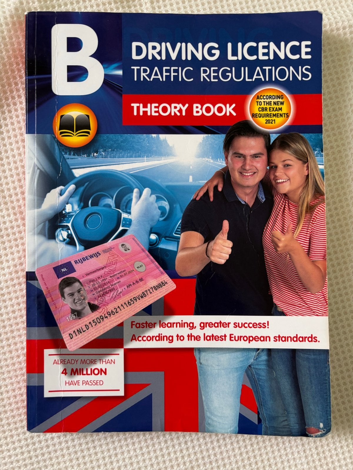 Rijbewijs B Theorieboeken en Verkeersborden in English, Ophalen of Verzenden, Zo goed als nieuw, Overige niveaus