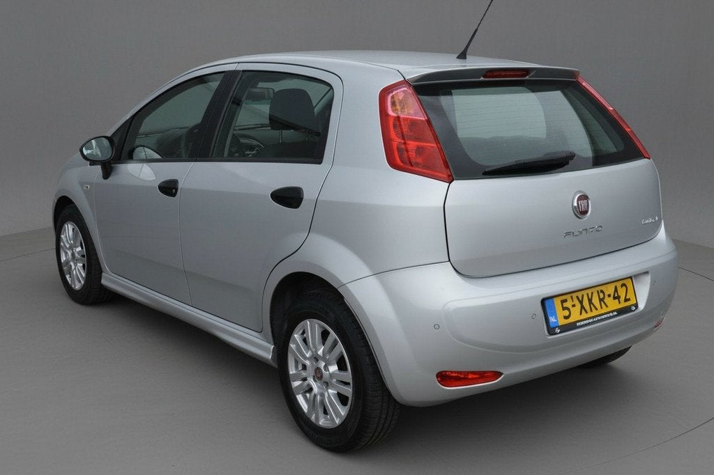 Fiat Punto Evo Airco|Cruise|Parkeersensoren|6-bak!, Voorwielaandrijving, Gebruikt, Euro 6, 49 €/maand
