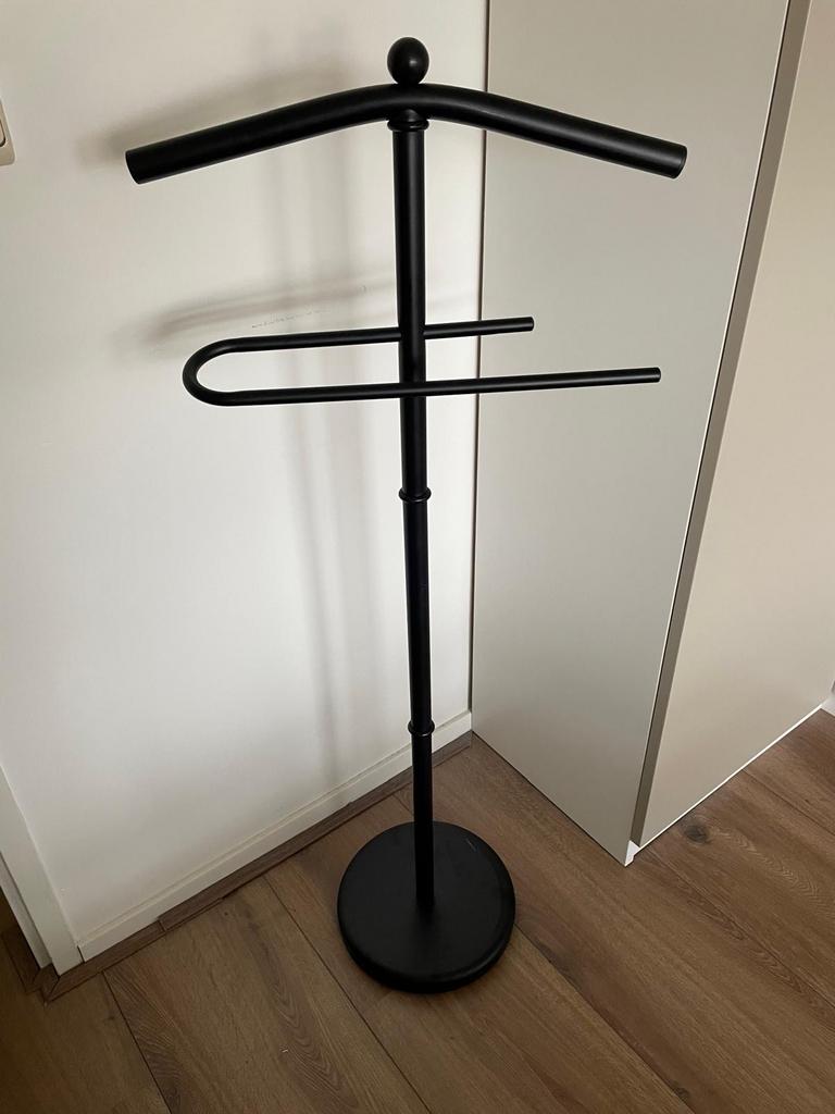 Zwarte staande kapstok met kledinghanger en broekhanger, Ophalen, Zo goed als nieuw, Metaal, Staande kapstok