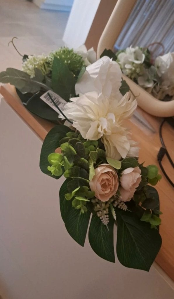 Bloemen kras bloemenkrans bloemstuk nepbloemen kunst nieuw, Ophalen of Verzenden, Zo goed als nieuw
